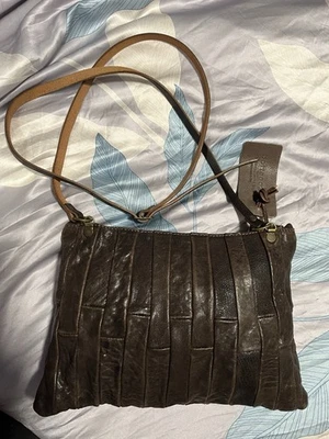 New Unused Bottega 21 Brown Leather Shoulder Bag Purse With Zipper Closure ￼ ￼ - Image 1 of 4