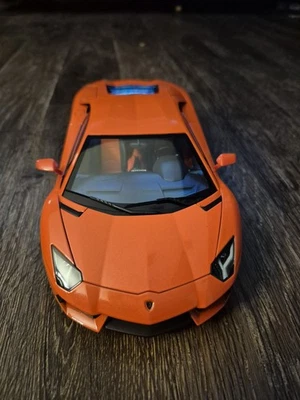 AUTOart Lamborghini Aventador LP700-4 (Arancio Argos/Naranja Metálico) 1:18 Foto 1 de 4