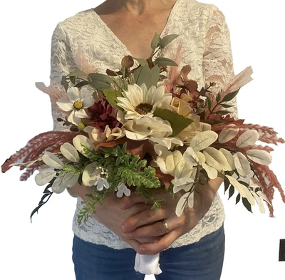 Ramo de boda nupcial hecho a mano económico amigable flores sintéticas blanco rosa verde Foto 1 de 4