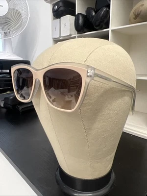 Gafas de sol Balenciaga beige marco de plástico transparente ámbar degradado lente logotipos plateados Foto 1 de 4