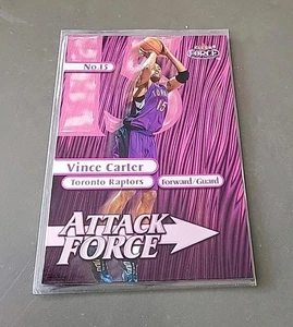 VINCE CARTER NBA CARD FLEER FORCE 1999-00 HOLO ATTACK # 1 of 20 A RAPTORS NETS  - Bild 1 von 6