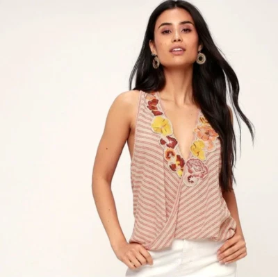 Camiseta sin mangas Free People floral bordada para mujer talla S roja cuello en V envolvente festival boho Foto 1 de 4