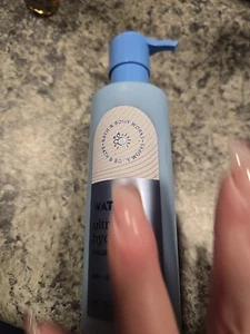 New BATH & BODY WORKS WATER ULTRA HYDRATION HYALURONIC ACID BODY LOTION 7.8 Oz - Picture 1 of 2