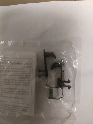 GENUINO Ganchos para alfombrilla de piso Clips de retención Soportes para Toyota Lexus Scion Foto 1 de 2