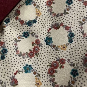 Connecting Threads Calico Fabric 1 1/2 Yards Cotton Quilt Fabric - Picture 1 of 5