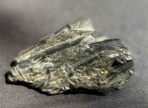 HORNBLENDE KRISTALL EXEMPLAR mit PYRITKRISTALLEN 6,3 OZ - 180 GRAMM - Bild 1 von 17