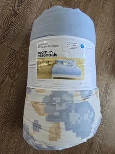 Full/Queen Microfiber Comforter Reversible Light Blue Floral Room Essentials - Picture 1 of 6