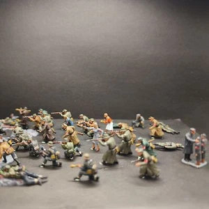 1/72 WWII German soldiers at the Battle of Berlin Painted Model - Picture 1 of 7