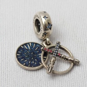 Star Wars X Pandora Sable de Luz Doble Cuelga Dije (U) - Imagen 1 de 3