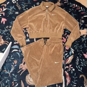 Nike Ropa Deportiva Terciopelo Conjunto de Dos Piezas. Mujer pequeña - Imagen 1 de 5