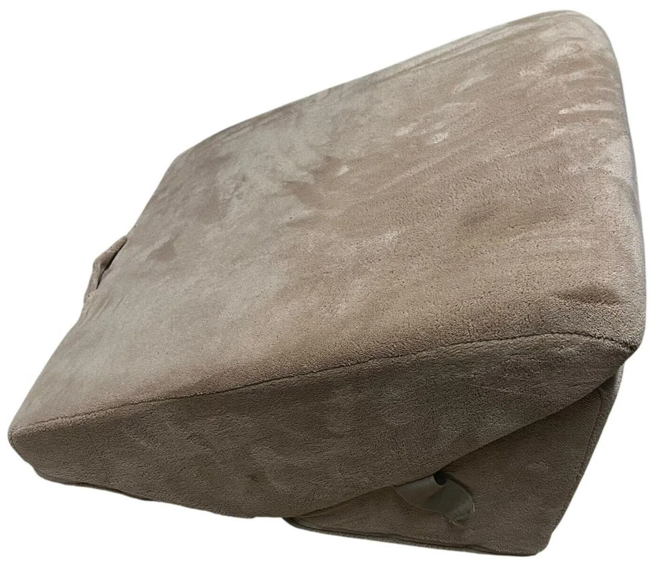 Brookstone 4 n 1 Bed Wedge Memory Foam Support Pillow - Image 1 of 4