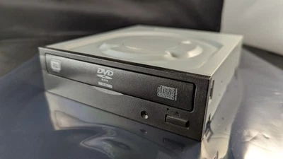 LiteOn iHAS124-14 FU SATA CD DVD-R/RW DVD+R DL Dual Layer Drive recorder - Image 1 of 3