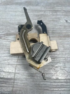Vintage Singer Sewing Machine 3343c Hand Wheel Shaft Mount Part - Picture 1 of 3