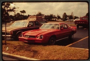 Coche Clásico Camaro 1978 35 mm Diapositiva Kodak Ektachrome Amateur Fotográfico - Imagen 1 de 3
