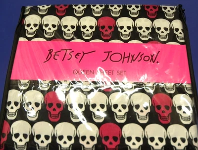 BETSEY JOHNSON PINK WHITE SKULLS ON BLACK QUEEN SHEET SET MICROFIBER POLYESTER - Image 1 of 4