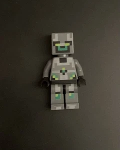 LEGO Minifigure Minecraft Skull Arena Player 1 Minifig Gray Green - Picture 1 of 2