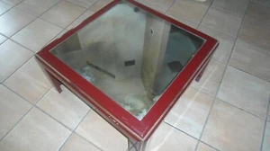 Tavolino vintage laccato con piano a specchio, dettagli in ottone (Mario Sabot) - Foto 1 di 5