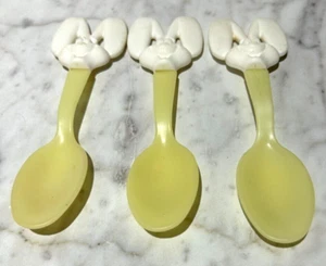 Vintage 90s Trix Rabbit Plastic Promotional Spoons - Picture 1 of 3