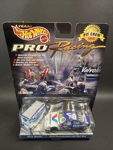 1998 Hot Wheels Pro Racing Pit Crew Mark Martin Ford Taurus & Tool Box Die-Cast - Picture 1 of 4