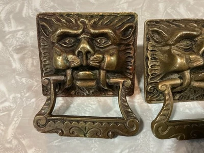 LEÃO VITORIANO EXTRAVAGANTE “VELHO HOMEM INVERNO” BRONZE ANTIGO Preço Original por puxão - Imagem 1 de 4