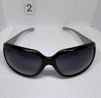 Gafas de sol Jennifer Lopez JLO WIL61SG2 - Marco negro con brazos plateados tachonados Foto 1 de 4