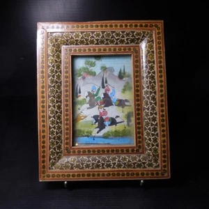 N25.240 cadre bois marqueterie peinture miniature ethnique scène de genre Japon - Imagen 1 de 24