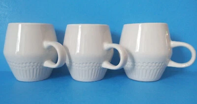 Набор (4) кофейных кружек Crate & Barrel KITT Cream от Paige Russell 4 дюйма - Изображение 1 из 4