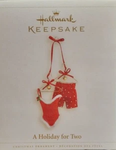 2006 HALLMARK KEEPSAKE CHRISTMAS ORNAMENT "A HOLIDAY FOR TWO" NEW - Picture 1 of 1