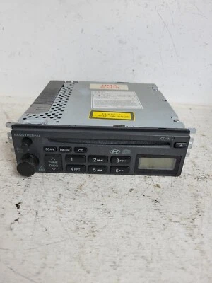 2004 HYUNDAI SANTA FE CD PLAYER RADIO 96170-26303SF  (P8588) - Image 1 of 3