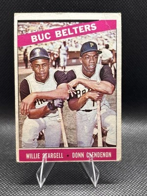 1966 Topps - #99 Buc Belters Willie Stargell, Donn Clendenon Salón de la fama Foto 1 de 2