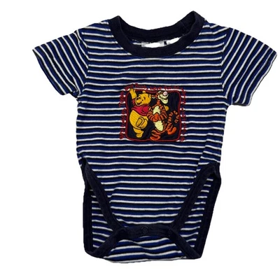 De colección Disney Store Winnie the Pooh & Tigger bordado una pieza 6 meses Foto 1 de 4