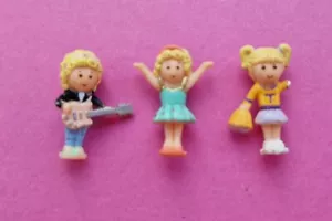 Vintage Polly Pocket 3 Bettelarmband Puppen & Wippe von STAMPIN SPIELPLATZ - Bild 1 von 4
