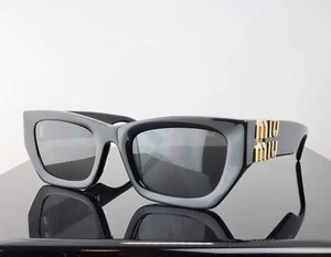 Gafas de sol Miu Miu Glimpse SMU09W negras/grises lentes rectangulares de gran tamaño 100 % UV - Imagen 1 de 6