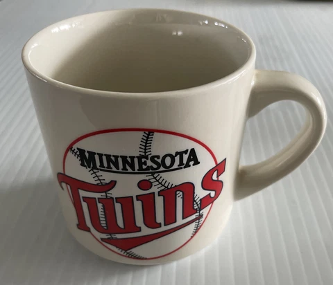 Vintage 1987 World Series CHAMPIONSHIP Minnesota Twins MUG Cover