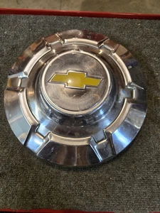 One 67-75 CHEVY DOG DISH HUBCAP C20 C30 12" 2WD REAR STAINLESS - Picture 1 of 7