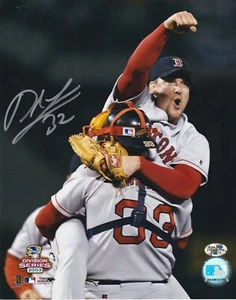 DEREK LOWE BOSTON RED SOX  ACTION SIGNED 8x10 - Picture 1 of 1