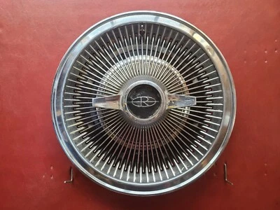 Buick Riviera Super Deluxe 1964-67 15" tapacubos turbina con aletas giratorias cubierta de rueda Foto 1 de 4