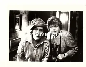 BB687 Shelly Winters Patricia Neal An Unremarkable Life 1989 lot of 2 photos - Picture 1 of 4