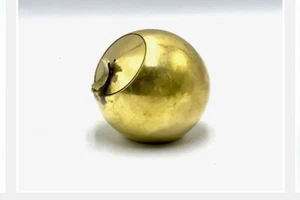 Rare Find Brass Sphrical cigarette ashtray with flip lid Almazan Spain 1960s - Picture 1 of 7