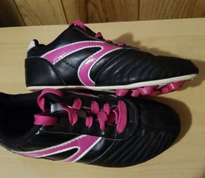 STARTER MÄDCHEN FUSSBALLSCHUHE GRÖSSE 2 TRIPLE TRAK PINK UND 13 SCHWARZ GEBRAUCHT SEHR GUTER ZUSTAND - Bild 1 von 6
