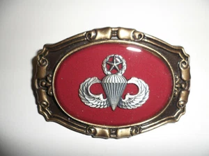 US Master Parachute Wing (Pewter) Badged Western Style Belt Buckle - Foto 1 di 2