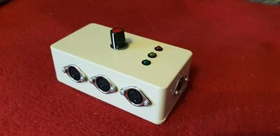 MIDI switcher MSWITTRIP+ Desktop, 3 way, Indicators tough abs box, high q switch - Image 1 of 2