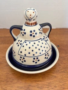 Boleslawiec Nature Figural Lady /Cheese /butter Plate/covered - Picture 1 of 10