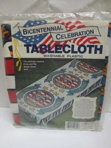 Vintage Zweihundertjahrfeier abwaschbare Kunststoff Tischdecke 76 x 42 ~ Neu in Verpackung - Bild 1 von 6
