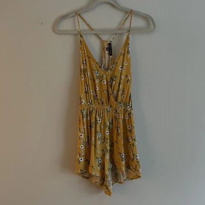 Pantalones Cortos Mameluco Kendall & Kylie Mujer Talla XS Amarillo Floral Espalda Corredora Correa de Espagueti Foto 1 de 4