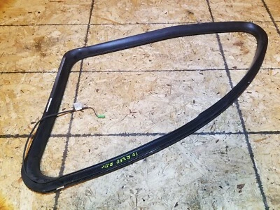 07 08 09 10 Mercedes R350 REAR LEFT DRIVER SIDE QUARTER WINDOW SEAL  OEM - Image 1 of 4