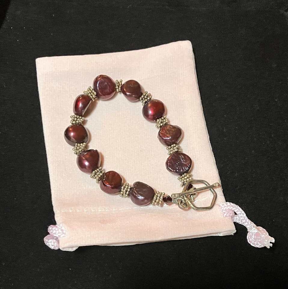 "Pulsera de perlas barrocas de agua dulce rojas borgoña de 7"" con cierre de palanca en tono plateado" Foto 1 de 4