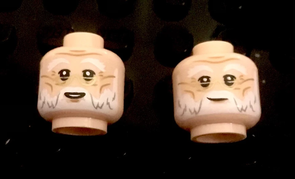 LEGO 1 Carne de Turrón Ligero Cabeza de 2 Caras, Hombre Mayor, Sonrisa o Sonrisa, Barba, Abuelo Foto 1 de 1