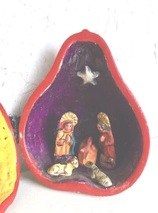 Miniature Vintage Peruvian Nativity Scene Retablo from Carved Gourd, 4-1/2" - Picture 1 of 13