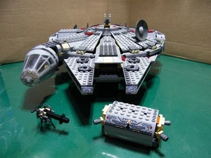 Lego Star Wars Millennium Falcon 2004 *NICHT MEHR ERHÄLTLICH - Bild 1 von 14